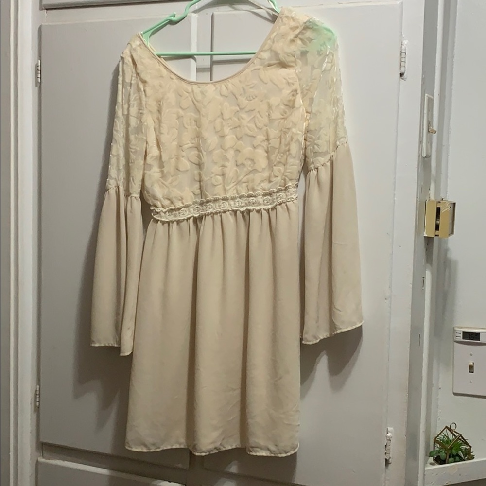 Velvet bell sleeved dress (Sm)